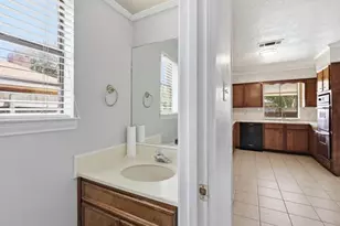 1070 Shakespeare Dr, Beaumont, TX 77706 - Photo 11
