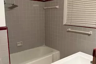 9610 Westview Dr, Houston, TX 77055 - Photo 13