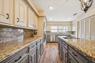 115 Bamaku Bend, Tiki Island, TX 77554 - Photo 19