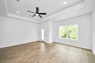 953 Ringold St, Houston, TX 77088 - Photo 33