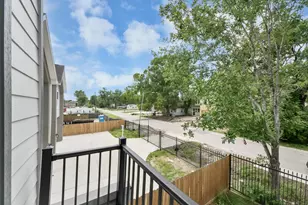 953 Ringold St, Houston, TX 77088 - Photo 41