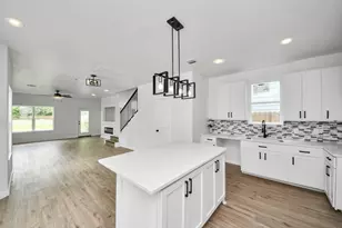 953 Ringold St, Houston, TX 77088 - Photo 7