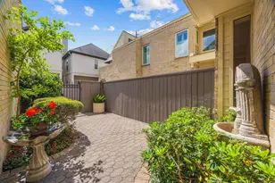 2118 Nantucket Dr, Houston, TX 77057 - Photo 3