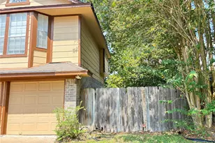 15526 Barbarossa Dr, Houston, TX 77083 - Photo 3