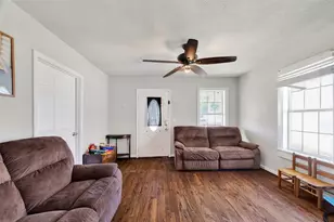 115 S Holmes St, La Porte, TX 77571 - Photo 9