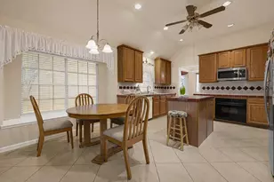 1406 Lofty Mills Dr, Houston, TX 77339 - Photo 9