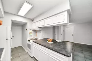2750 Holly Hall St, Houston, TX 77054 - Photo 17