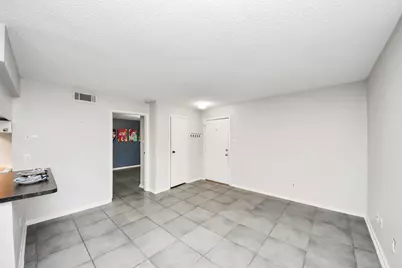 2750 Holly Hall Street #911, Houston, TX 77054 - Photo 7