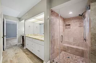 404 Bayou Cove Ct, Houston, TX 77042 - Photo 13