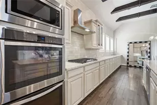 327 Westwood Dr, League City, TX 77573 - Photo 11