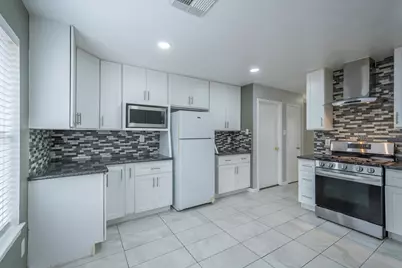 18142 Westlock Court, Tomball, TX 77377 - Photo 9