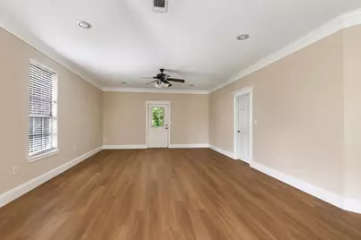 108 Harbour Town Circle, Conroe, TX 77356 - Photo 5
