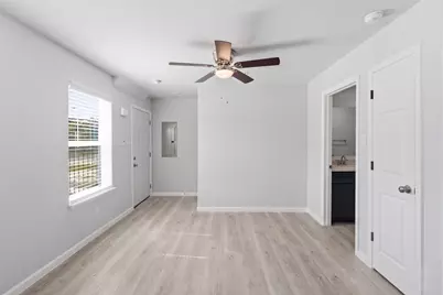 6803 Loma Vista Street #B, Houston, TX 77085 - Photo 5
