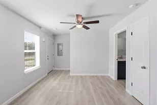 6803 Loma Vista St, Houston, TX 77085 - Photo 5