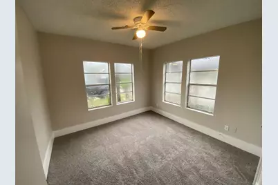 8213 E Erath Street, Houston, TX 77012 - Photo 9