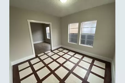 8213 E Erath Street, Houston, TX 77012 - Photo 5