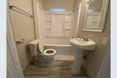 8213 E Erath Street, Houston, TX 77012 - Photo 13
