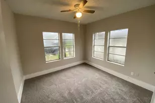 8213 E Erath St, Houston, TX 77012 - Photo 9