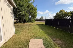 8213 E Erath St, Houston, TX 77012 - Photo 17