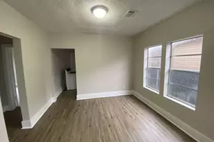 8213 E Erath St, Houston, TX 77012 - Photo 3