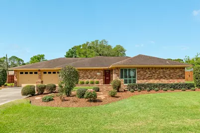 130 Nasturtium Street, Lake Jackson, TX 77566 - Photo 7