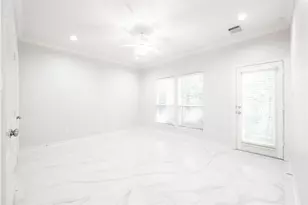 643 Hartman St, Houston, TX 77007 - Photo 5