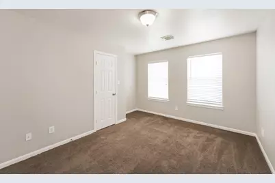 4955 N Cancun Drive, Houston, TX 77045 - Photo 15