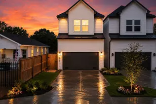 123 Amundsen St, Houston, TX 77009 - Photo 1