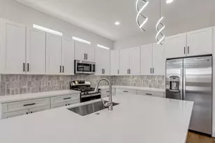 123 Amundsen St, Houston, TX 77009 - Photo 5