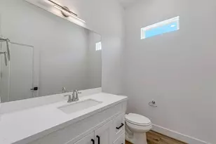 123 Amundsen St, Houston, TX 77009 - Photo 29