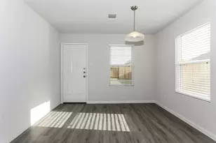 111 Blue Crane St, Huntsville, TX 77320 - Photo 5