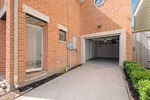 5951 S Loop E, Houston, TX 77033 - Photo 3