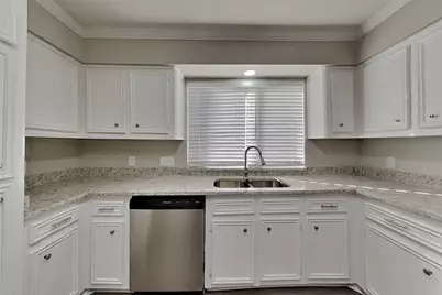 3303 Knoll Manor Drive, Houston, TX 77345 - Photo 7