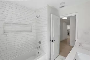 5227 Kinglet St, Houston, TX 77035 - Photo 21