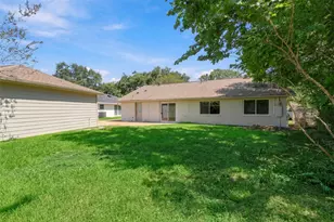 5227 Kinglet St, Houston, TX 77035 - Photo 25