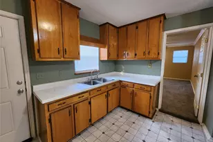 36 18th Ave N, Texas City, TX 77590 - Photo 9