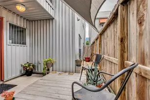 1319 Arthur St, Houston, TX 77019 - Photo 9