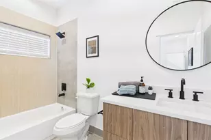 2424 Freeman St, Houston, TX 77009 - Photo 9