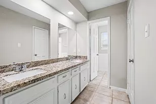 2 Queens Ct, Conroe, TX 77304 - Photo 11