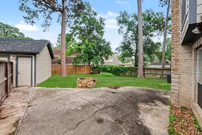 2 Queens Court, Conroe, TX 77304 - Photo 17