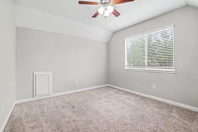 2 Queens Court, Conroe, TX 77304 - Photo 13