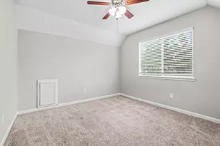 2 Queens Ct, Conroe, TX 77304 - Photo 13