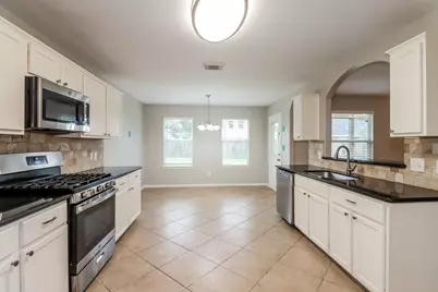 2427 Ranch Hollow Court, Katy, TX 77494 - Photo 9