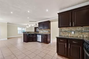 5810 Post Oak Manor Dr, Houston, TX 77085 - Photo 7