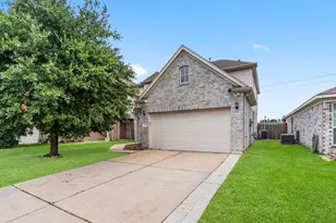 2437 Aspen Dale Dr, Spring, TX 77386 - Photo 3