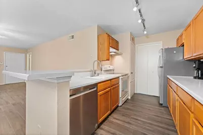 10871 Braes Bend Drive #10871, Houston, TX 77071 - Photo 9