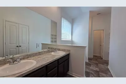 10750 Nathaniel Valley Path, Houston, TX 77016 - Photo 13