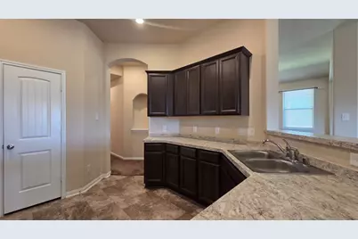 10750 Nathaniel Valley Path, Houston, TX 77016 - Photo 5