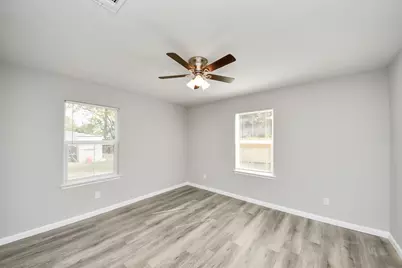 4842 Larkspur Street, Houston, TX 77033 - Photo 31