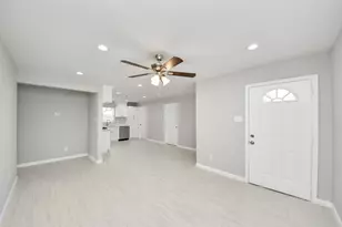 4842 Larkspur St, Houston, TX 77033 - Photo 9